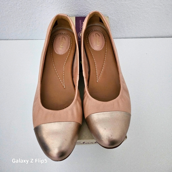 Clarks flat - Picture 1 of 3